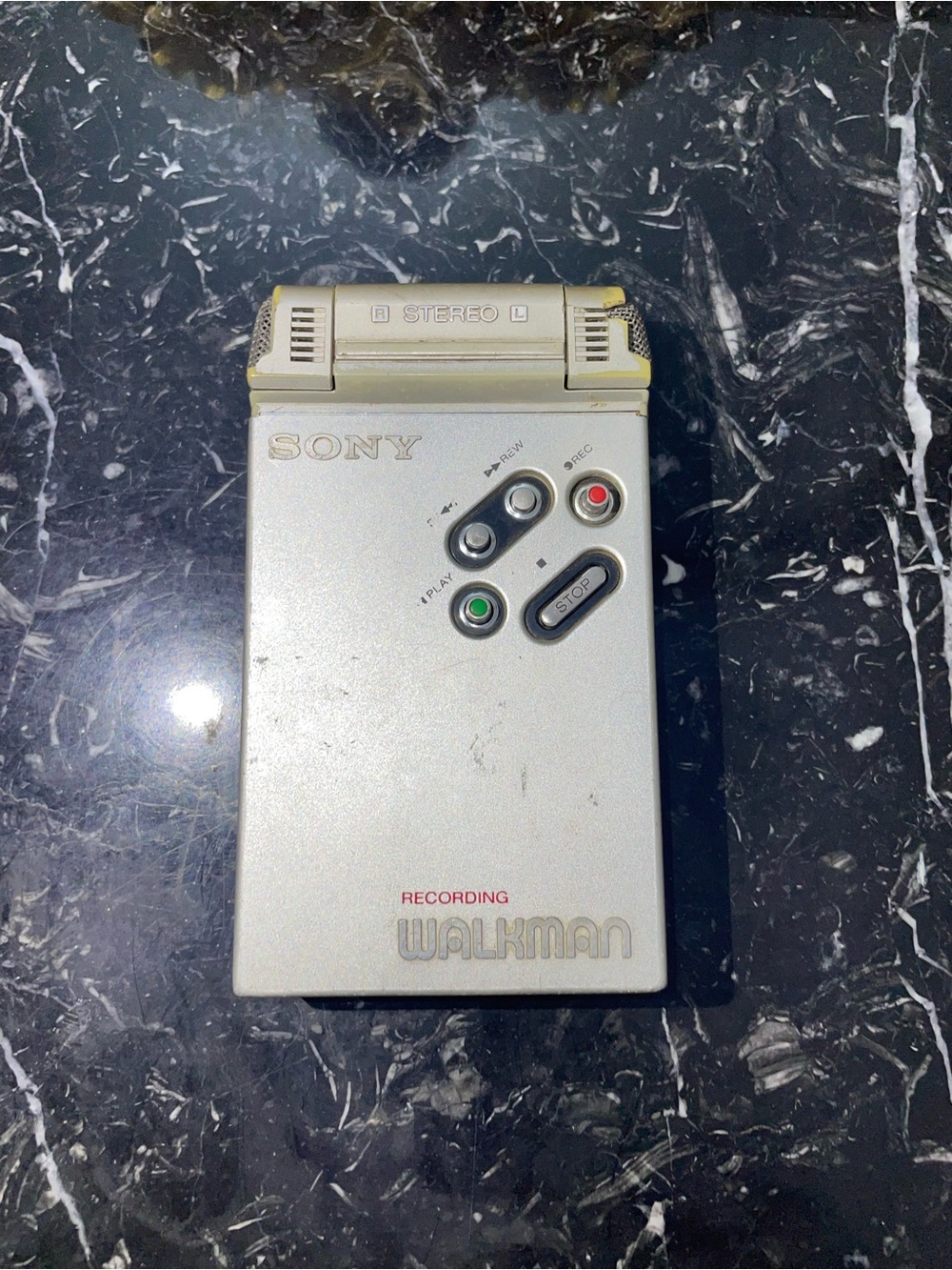 VINTAGE SONY WM-R2 RECORDING WALKMAN - FOR PARTS OR REPAIR
